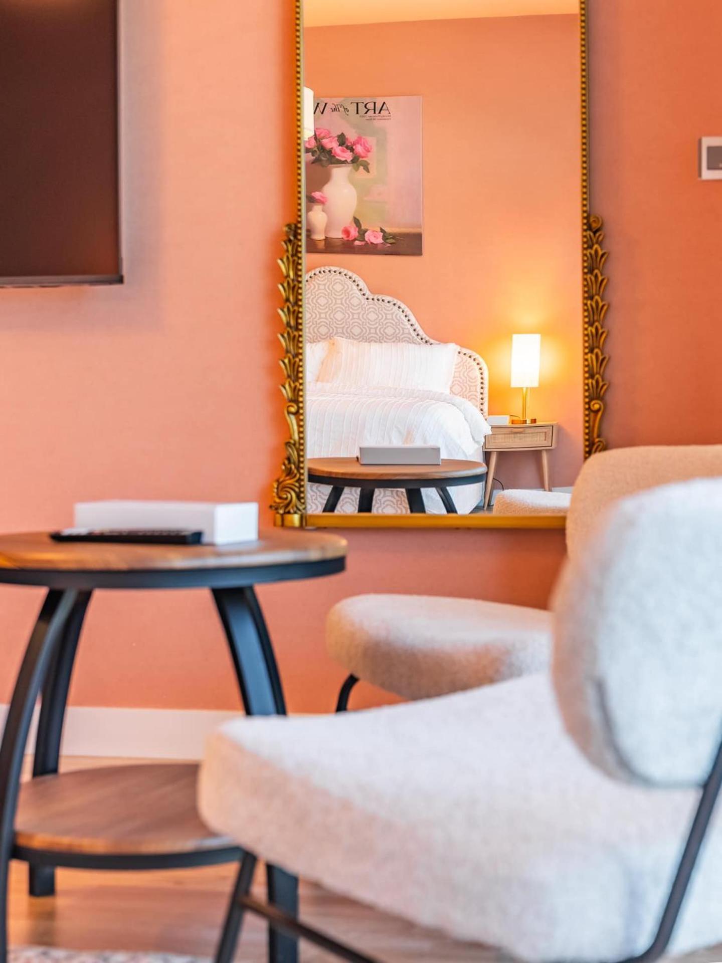 King Bed Studio Near Metro Pool Fast Wifi Apartment
